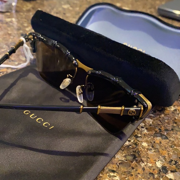 GUCCI SUNGLASSES